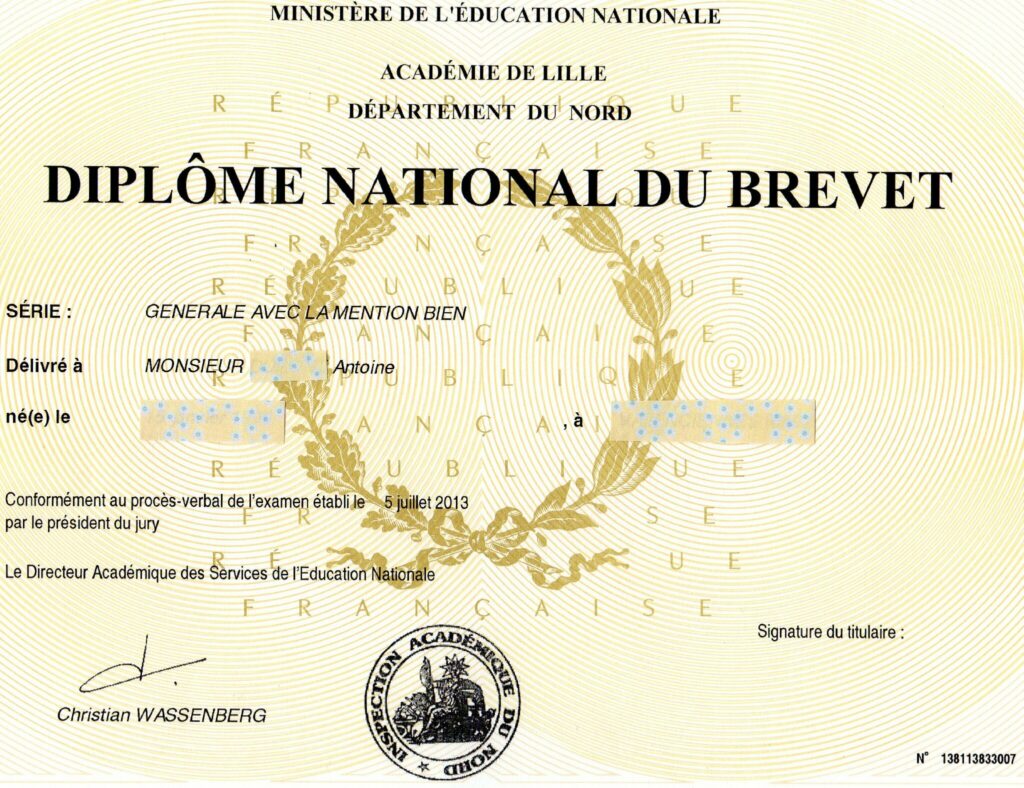 Comment annoncer qu'on a eu son diplôme ?