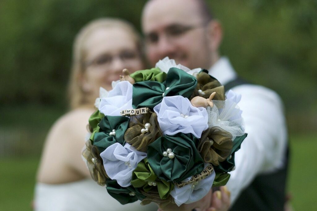 Comment faire un bouquet de mariée en tissu ?