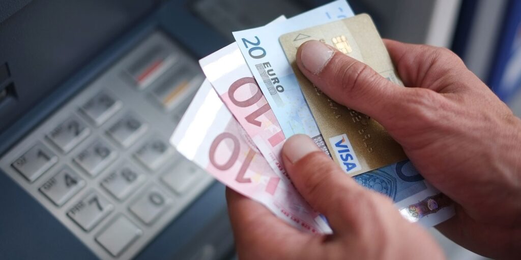 Comment savoir si on a atteint le plafond carte bancaire ? Comment savoir si on a atteint le plafond carte bancaire ?