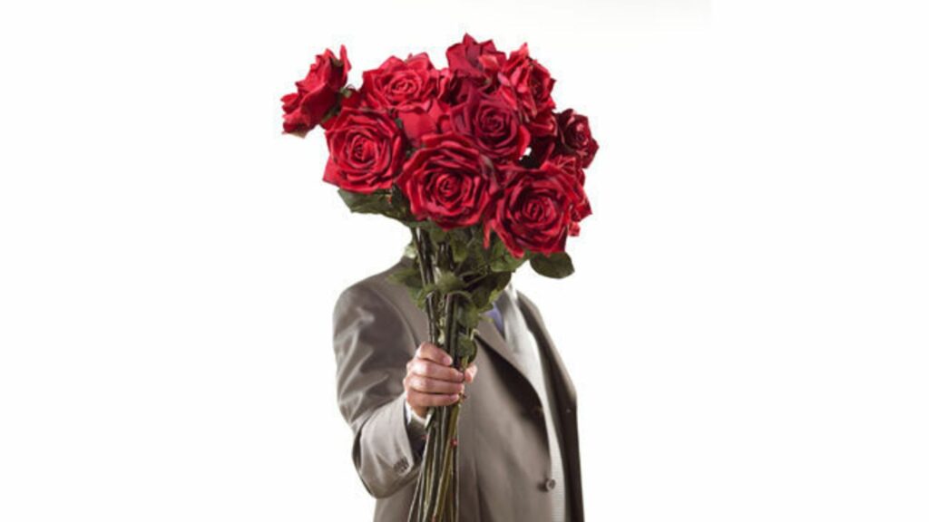 Est-ce que une femme peut offrir des fleurs à un homme ?