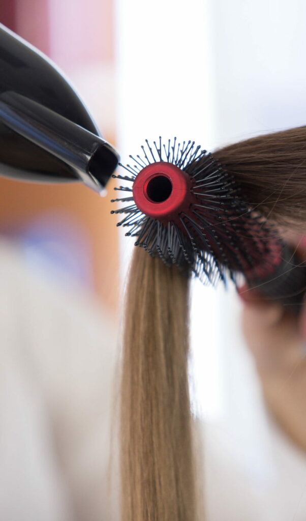 Pourquoi une femme change de coiffure ? Pourquoi une femme change de coiffure ?