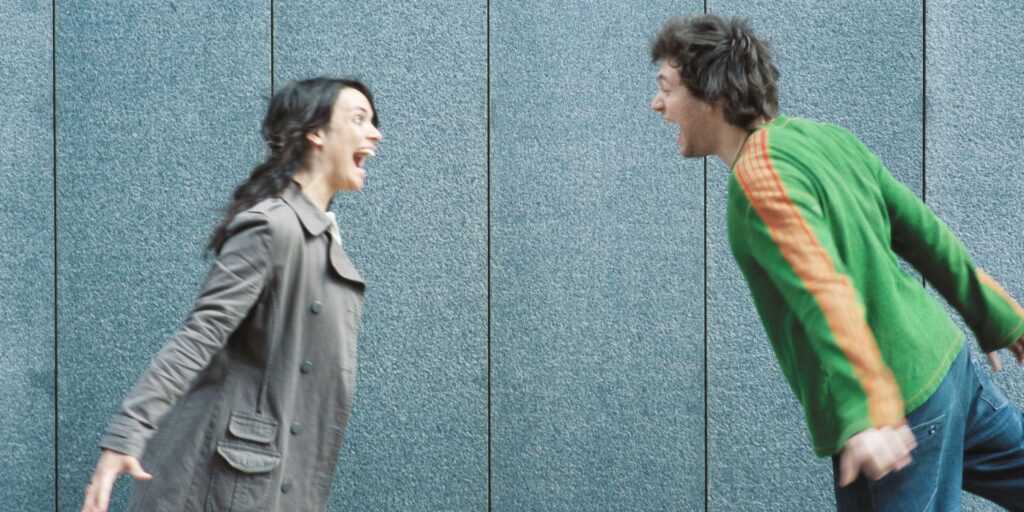 Pourquoi une personne Est-elle sarcastique ?